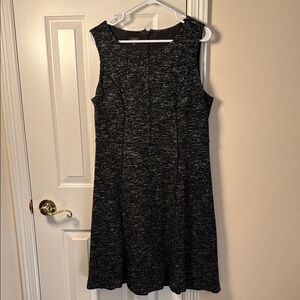 Chic Black Sleeveless Midi Dress